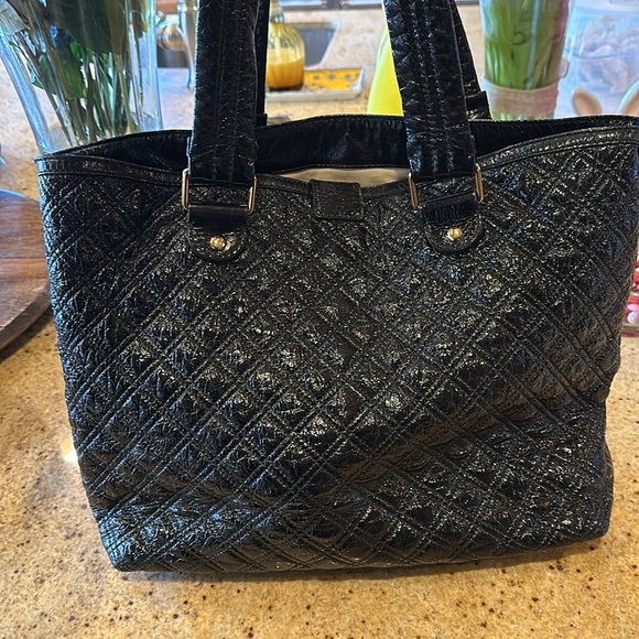 Marc Jacobs black quilted leather hobo satchel with gold hardware. - Picture 9 of 10